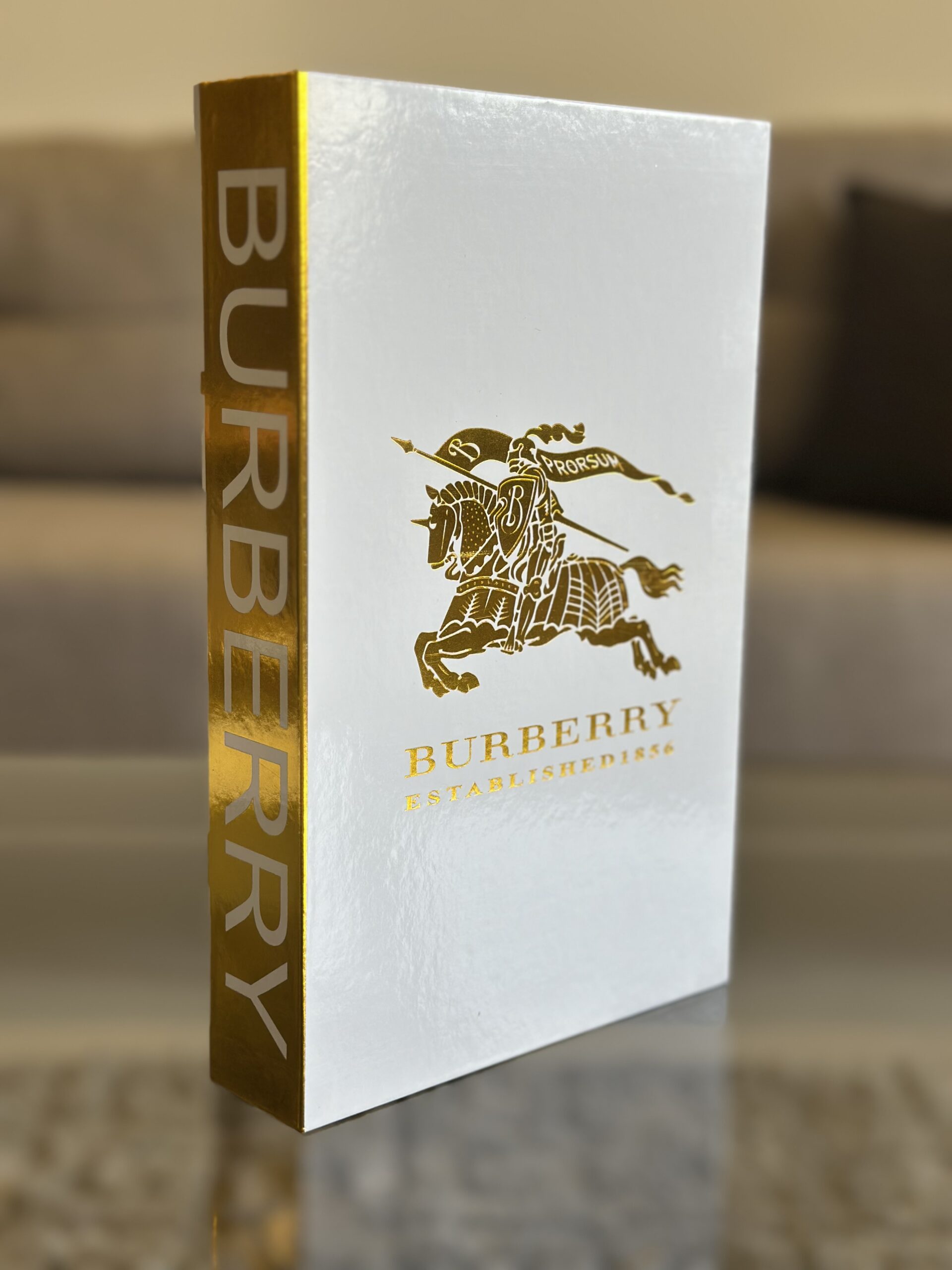 IMG_2283 Burberry - Image 1